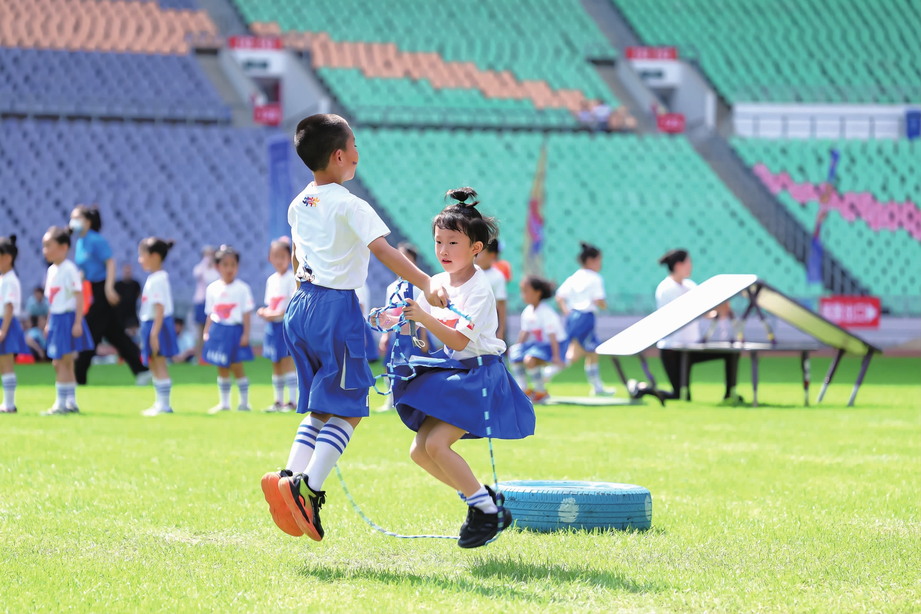 U22国足战韩国首发与负越南相比仅更换门将，王博豪继续出任中锋