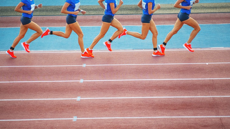 骑士全队首节手感不佳，投篮仅25投8中&已落后老鹰10分